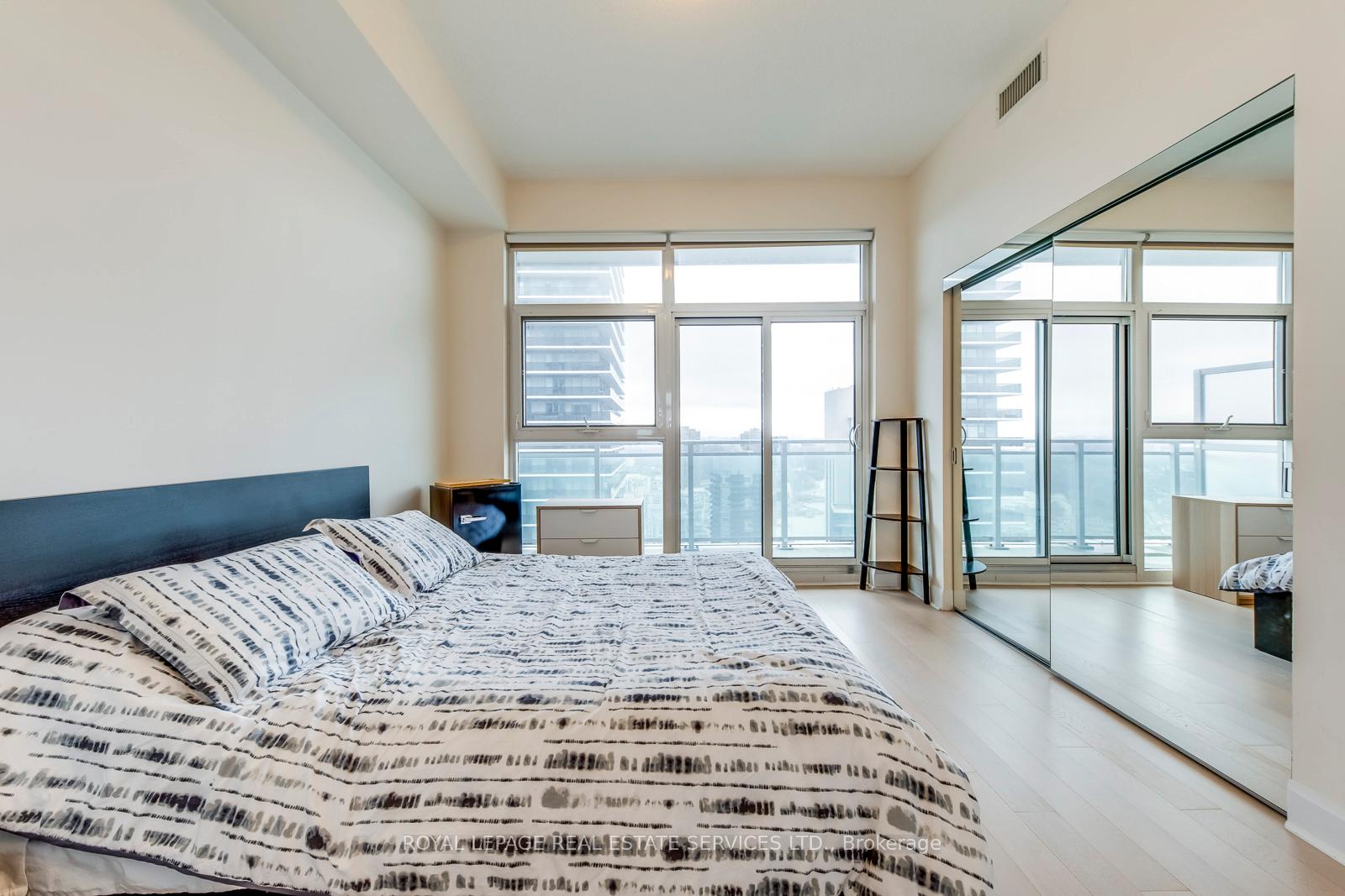 33 Shore Breeze Drive 3706, Toronto Unit: 3706