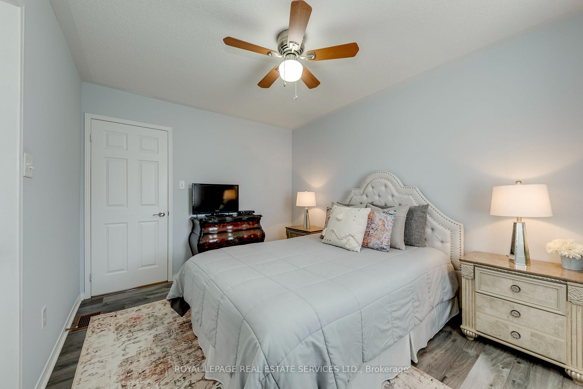2360 Parkhaven Boulevard 17