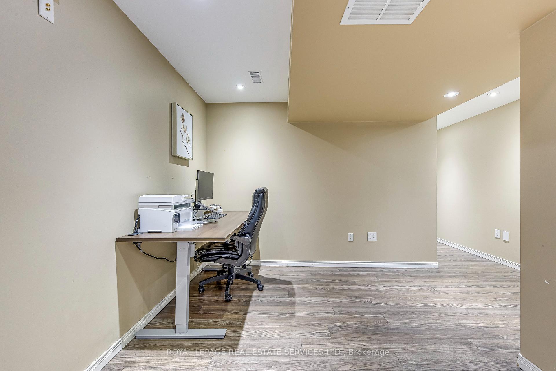 7 Southside Place 12