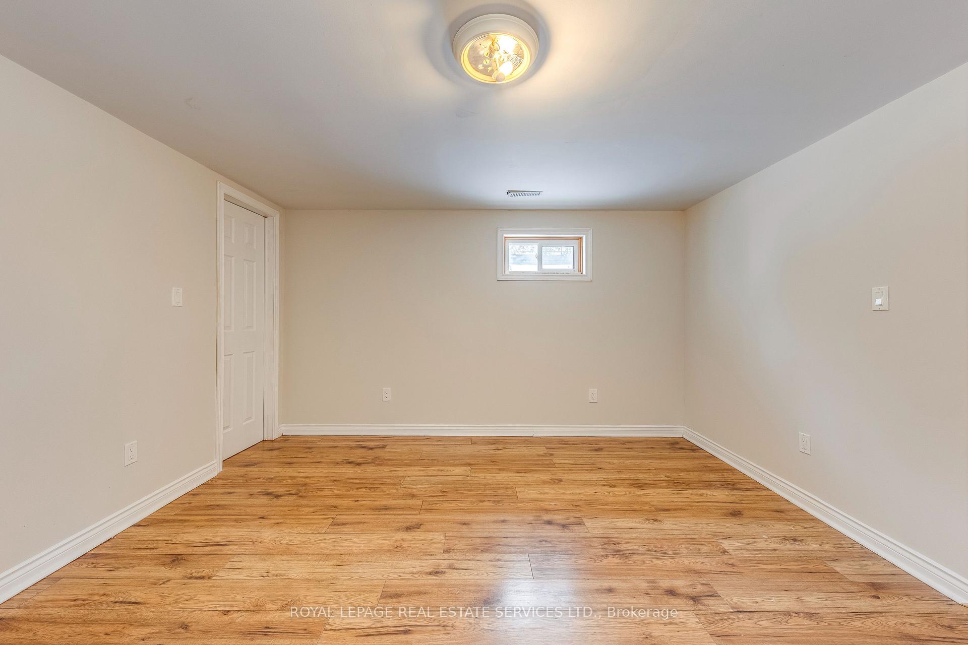 186 Fernwood Crescent