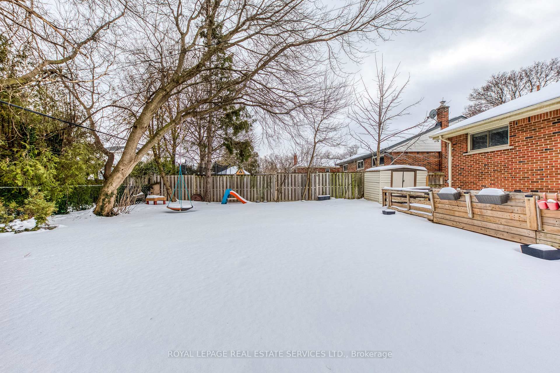 186 Fernwood Crescent