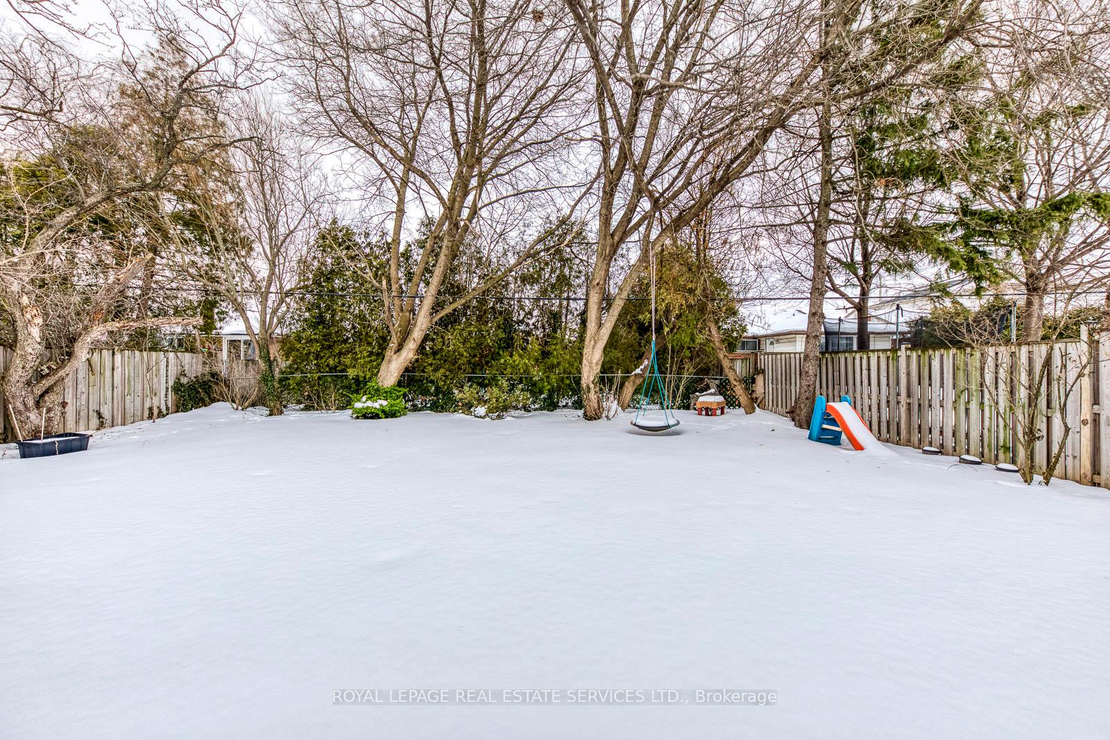 186 Fernwood Crescent