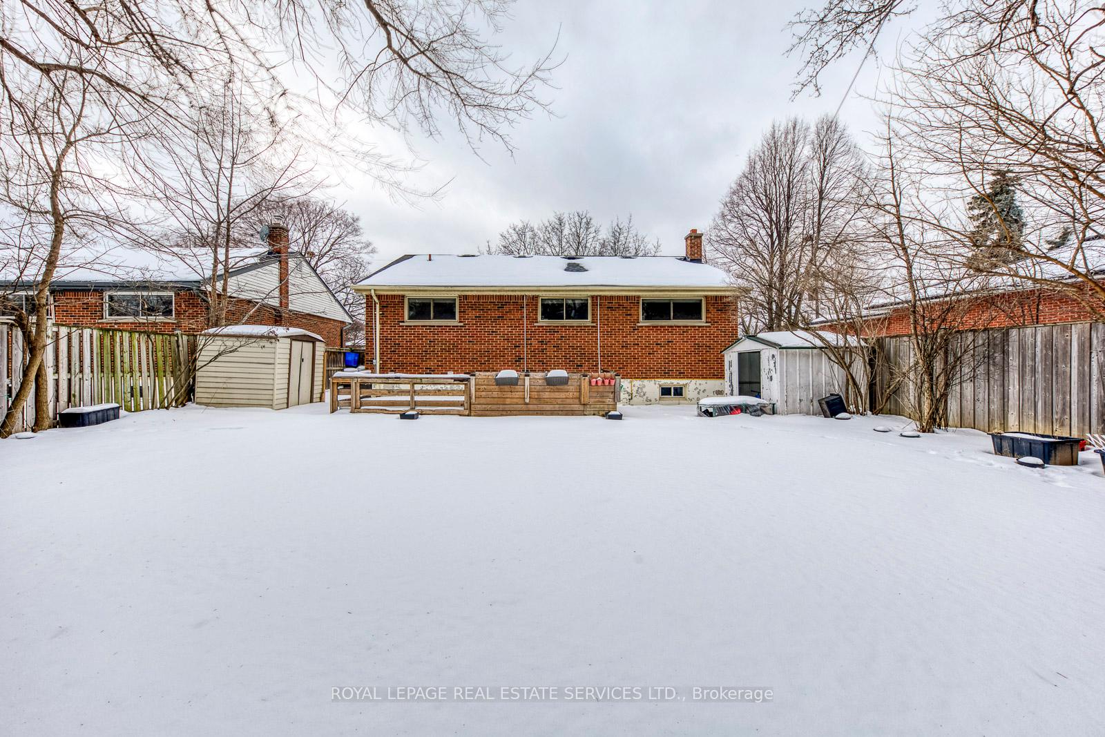 186 Fernwood Crescent