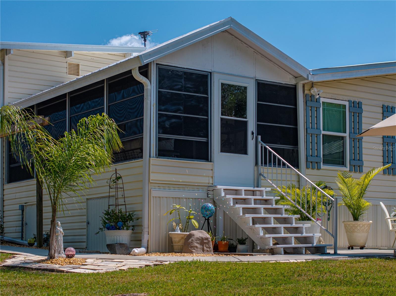 5130 SHORE LINE DR