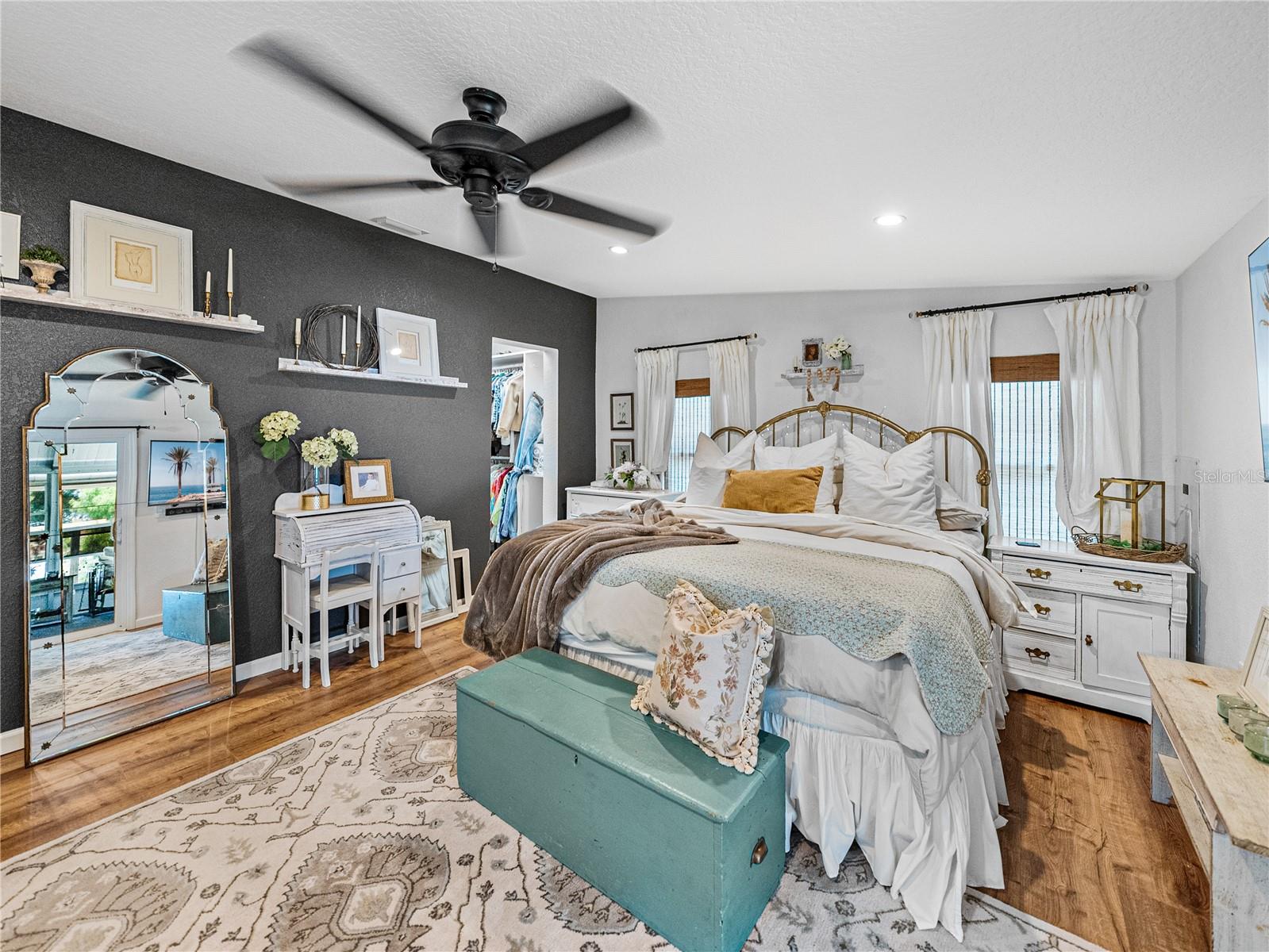 5130 SHORE LINE DR