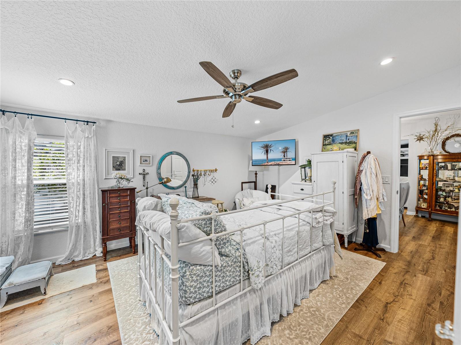 5130 SHORE LINE DR