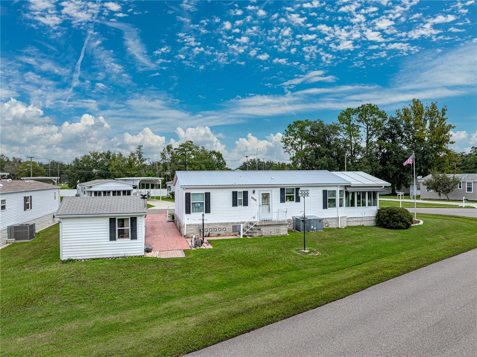 4963 NORTHSHORE DR