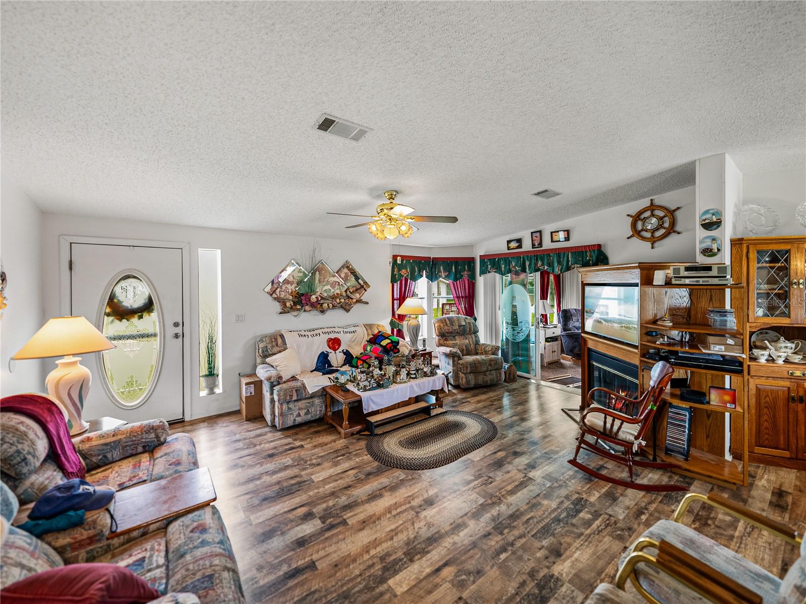 4963 NORTHSHORE DR