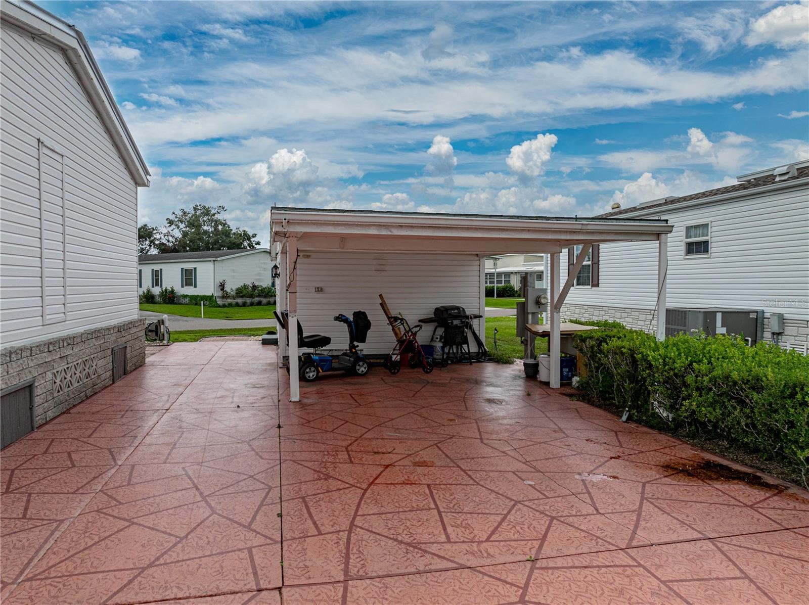 4963 NORTHSHORE DR