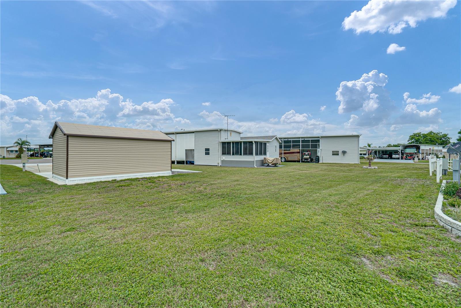 8933 SOUTHSHORE CT