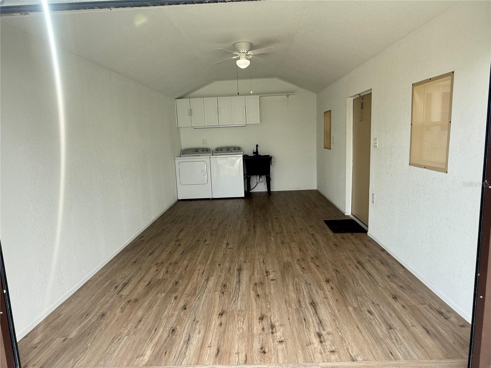 8933 SOUTHSHORE CT