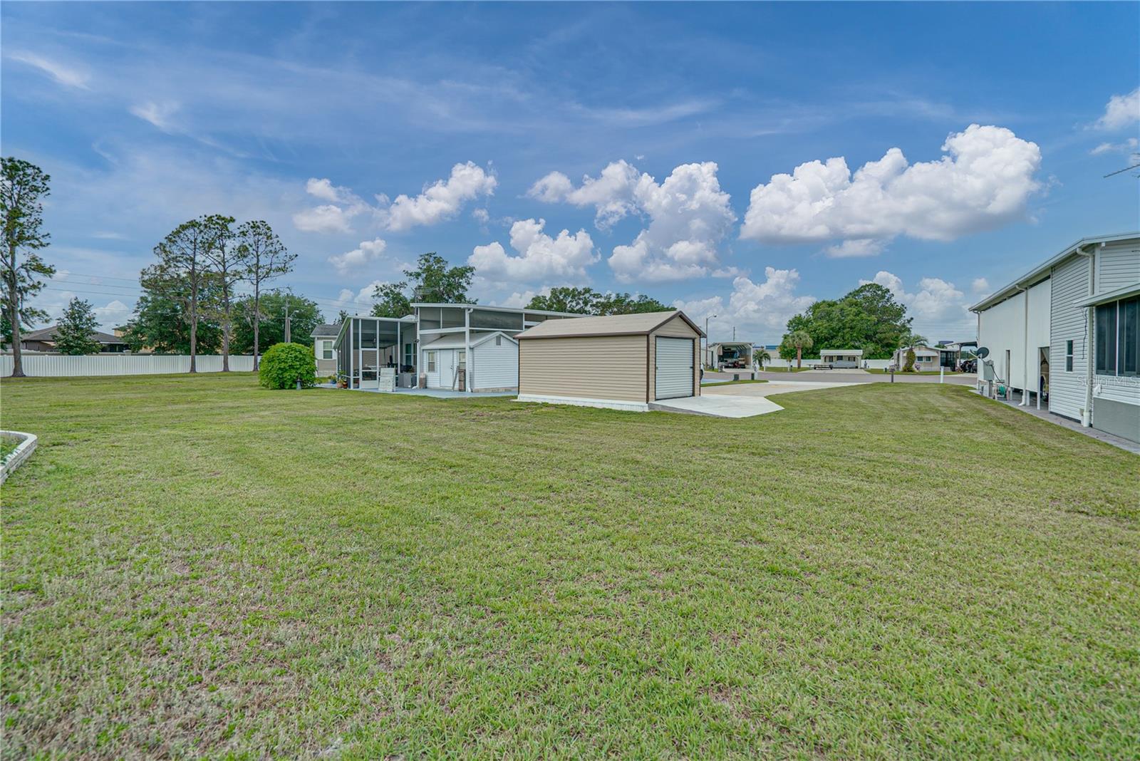 8933 SOUTHSHORE CT