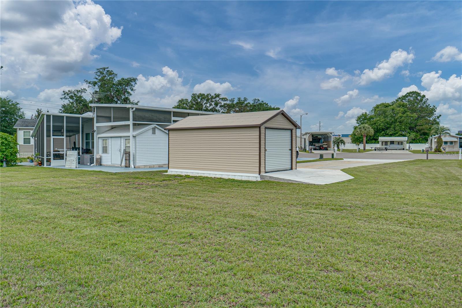 8933 SOUTHSHORE CT