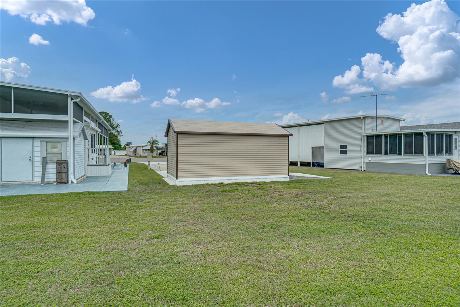 8933 SOUTHSHORE CT