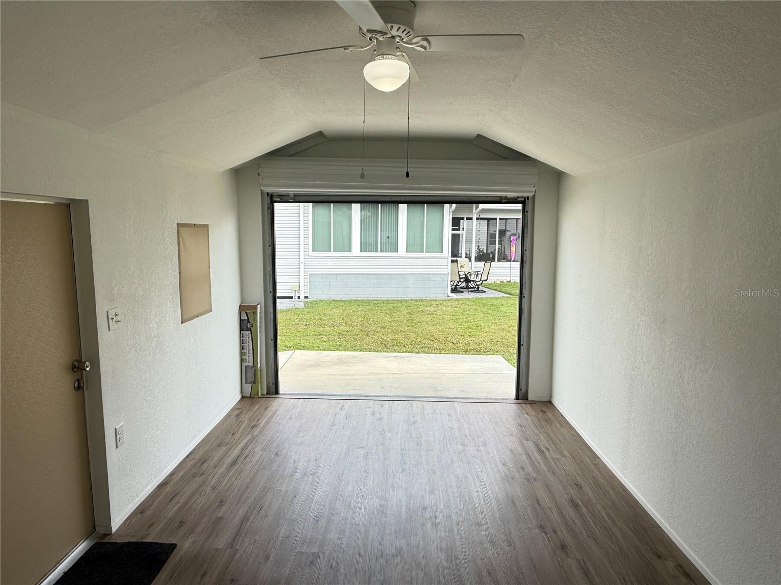 8933 SOUTHSHORE CT