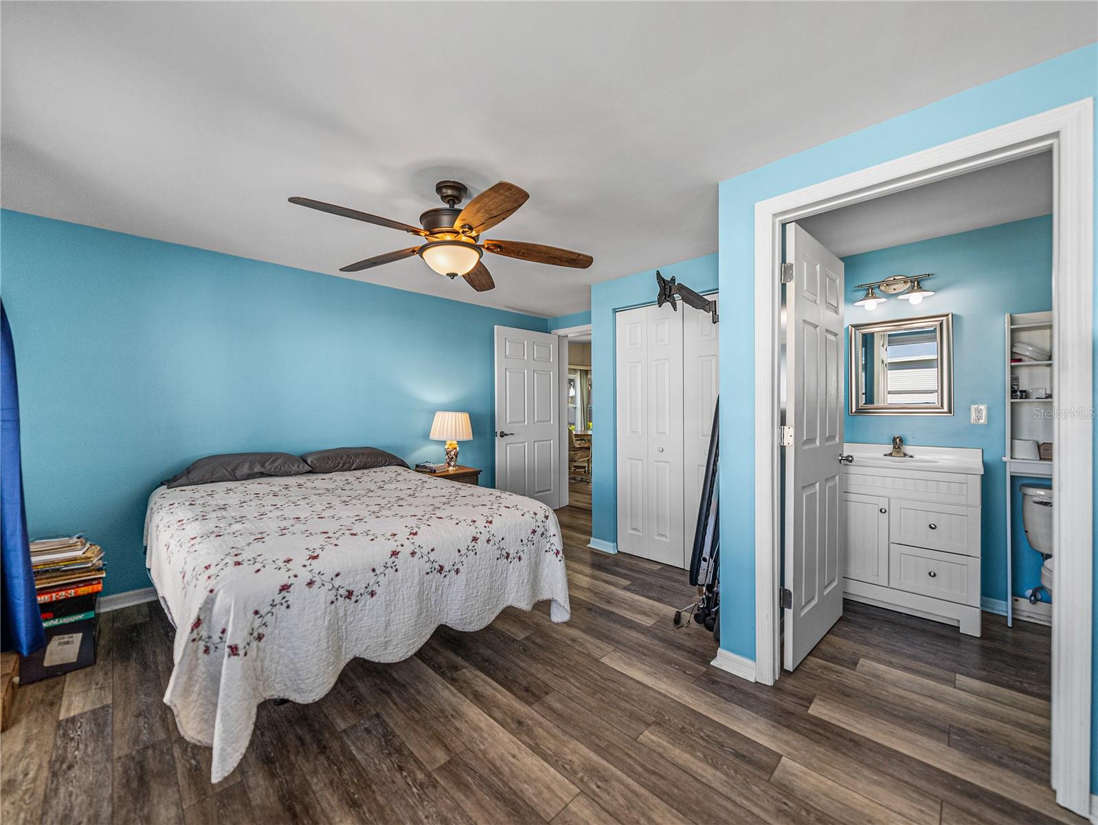 8925 SOUTHSHORE CT