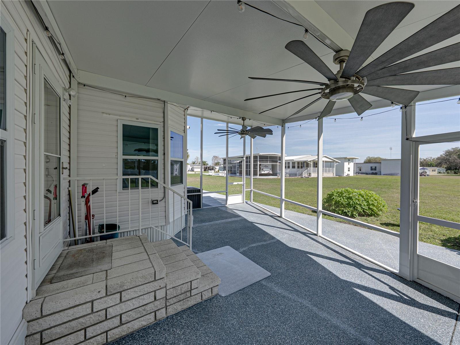 8925 SOUTHSHORE CT