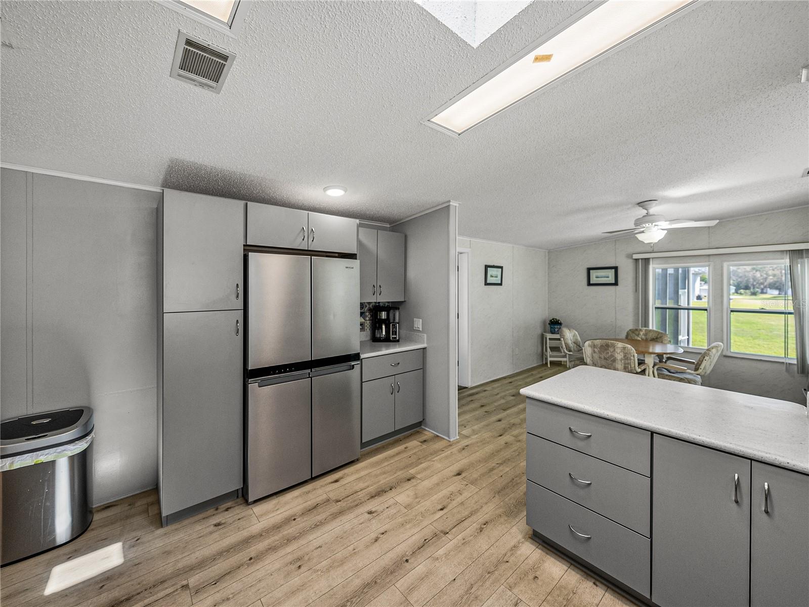 8925 SOUTHSHORE CT