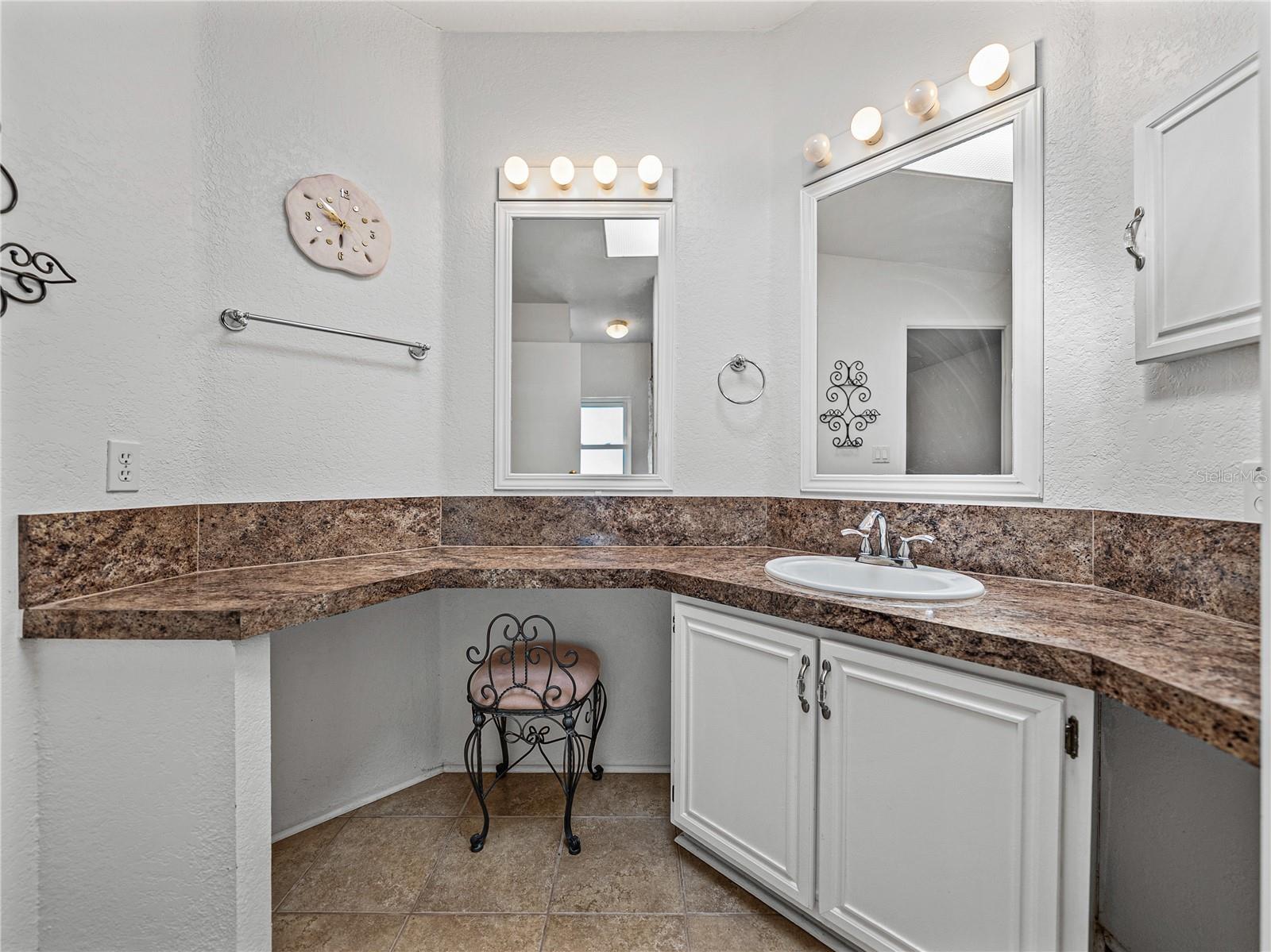 5177 ISLAND VIEW CIR S