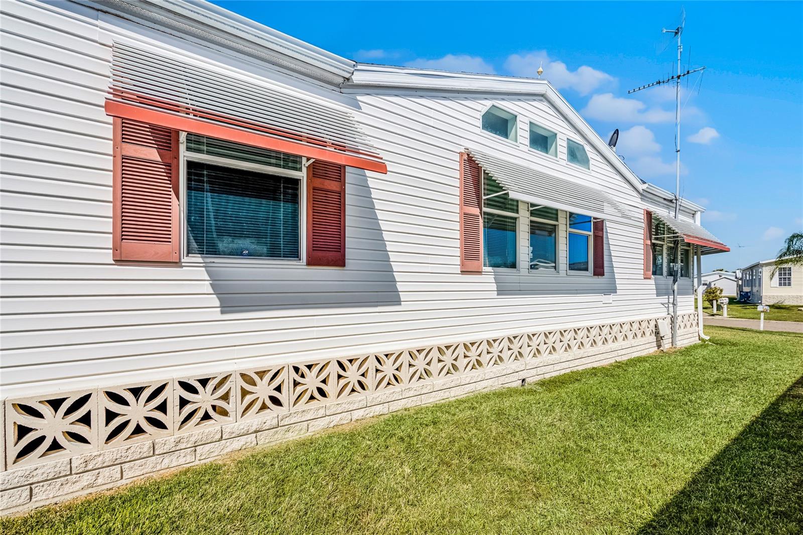 5153 ISLAND VIEW CIR S