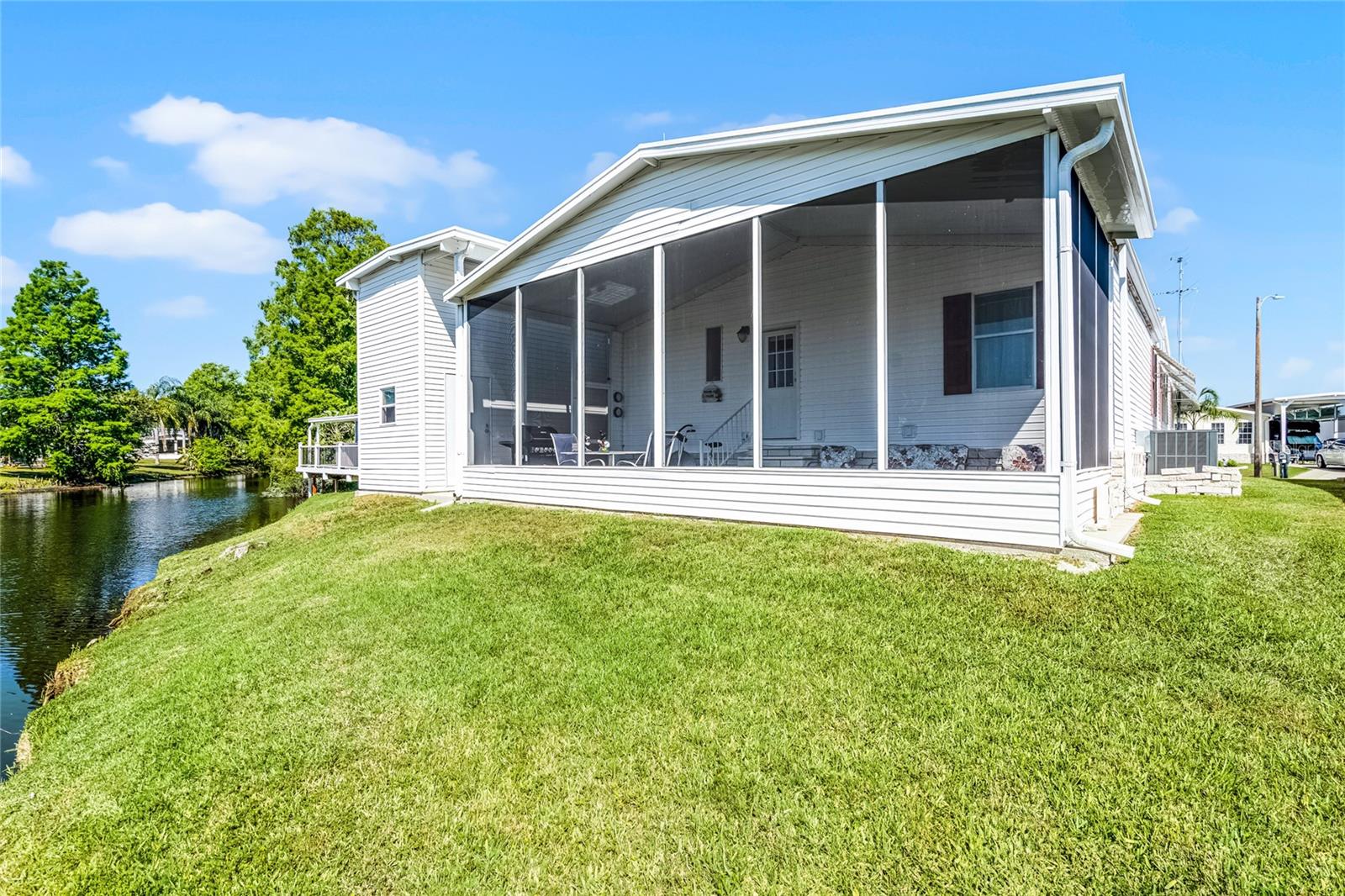 5153 ISLAND VIEW CIR S