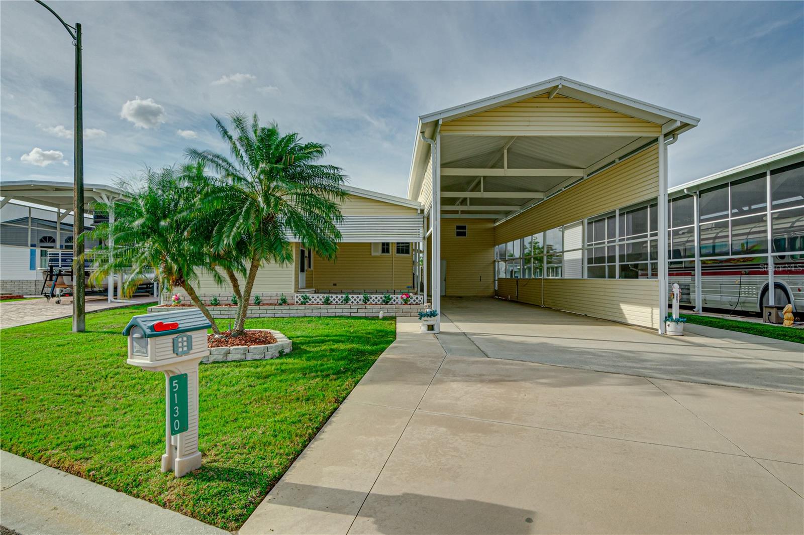 5130 ISLAND VIEW CIR N