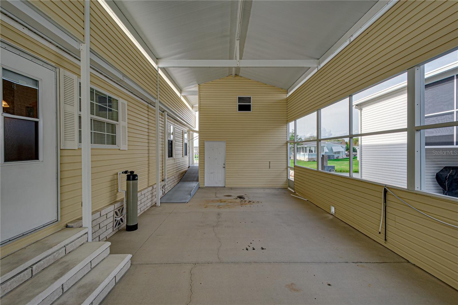 5130 ISLAND VIEW CIR N