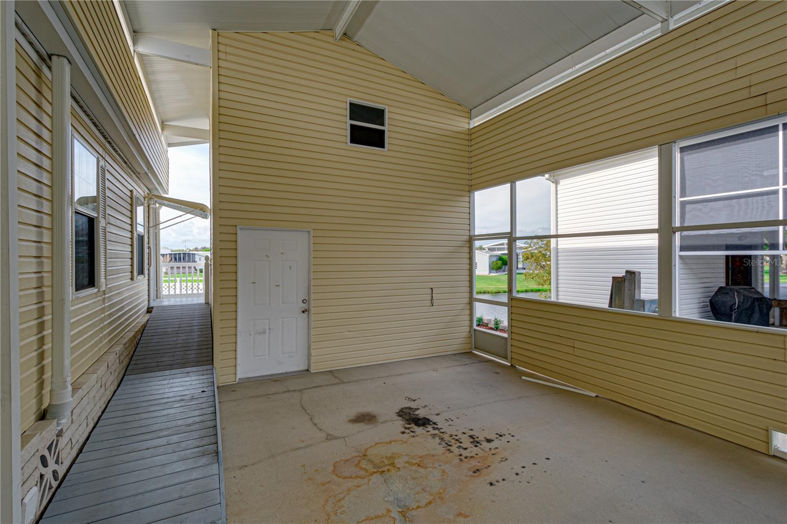 5130 ISLAND VIEW CIR N