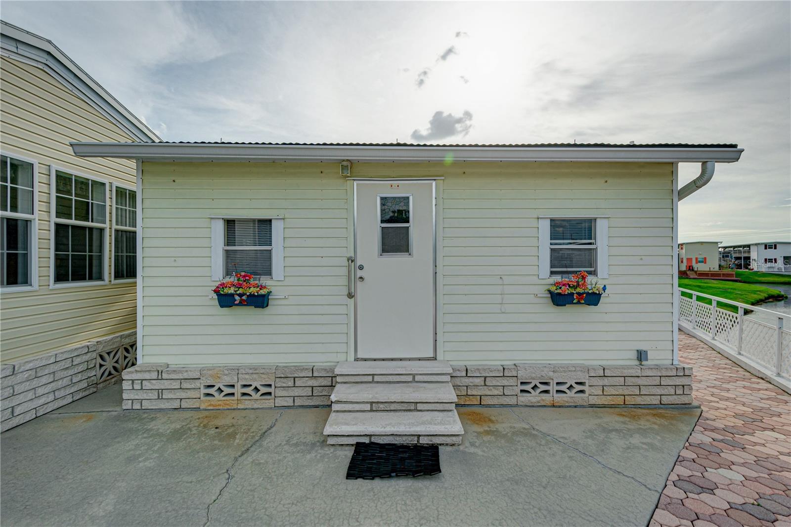 5130 ISLAND VIEW CIR N