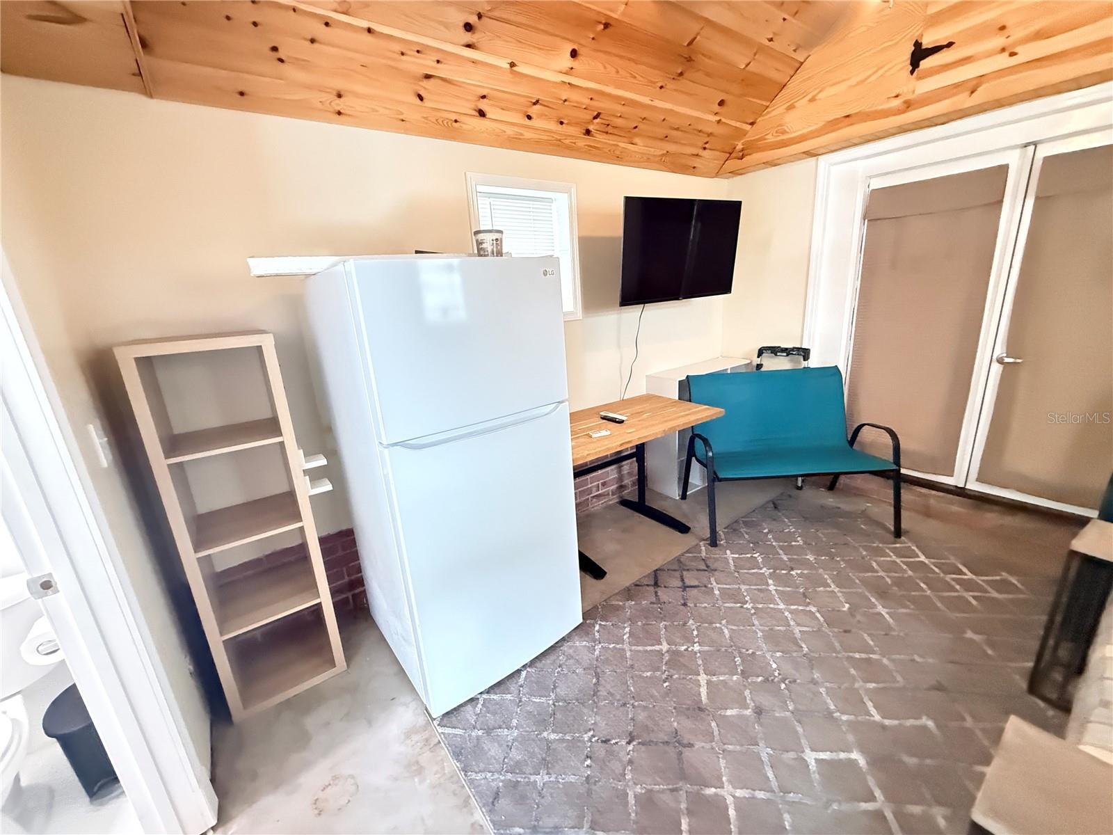 5036 SHORE LINE DR
