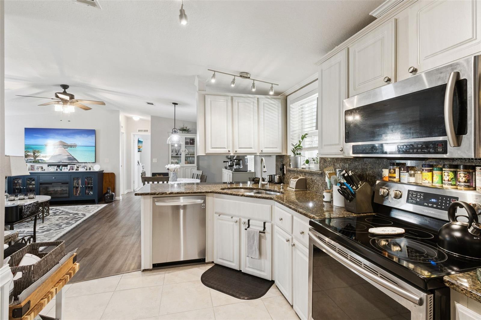 5185 ISLAND VIEW CIR N