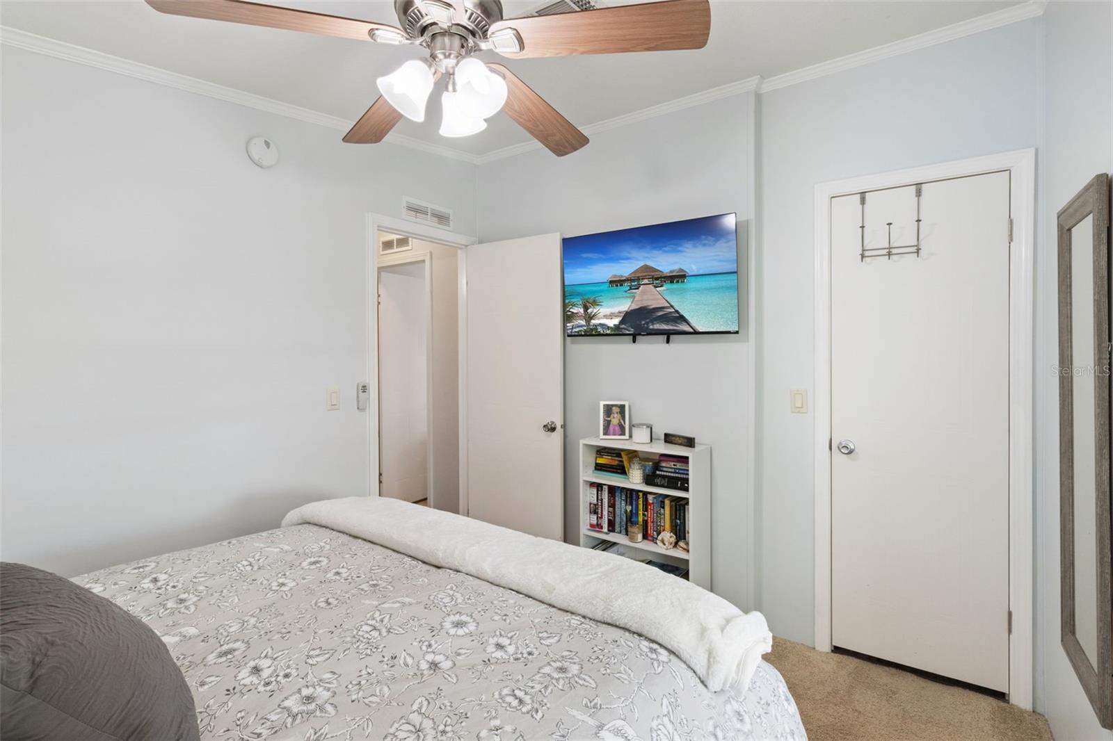 5185 ISLAND VIEW CIR N