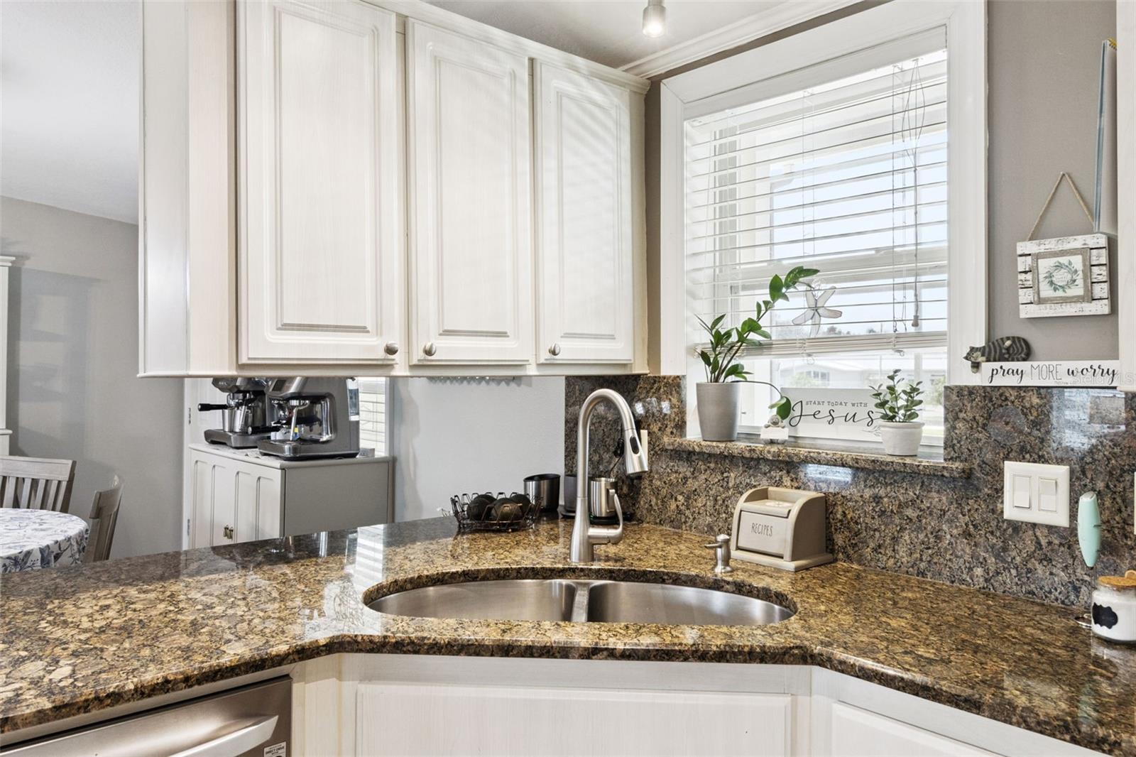 5185 ISLAND VIEW CIR N