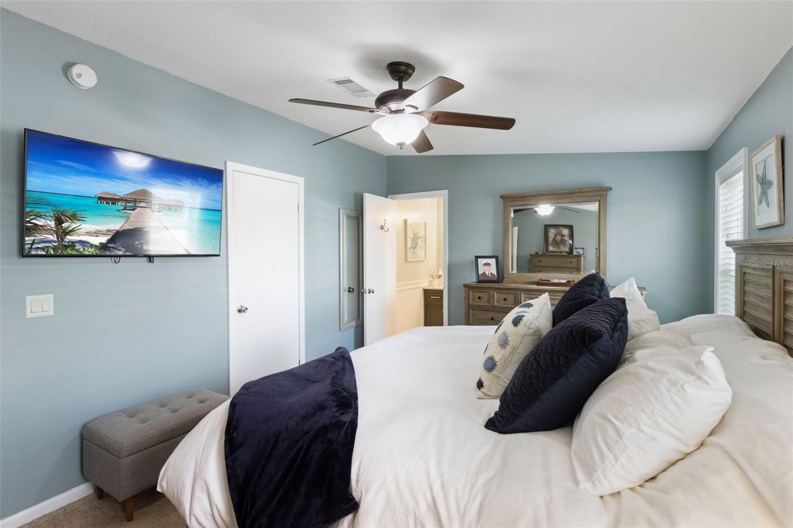 5185 ISLAND VIEW CIR N