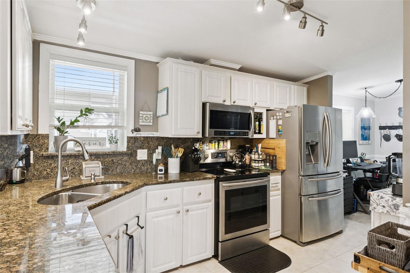 5185 ISLAND VIEW CIR N