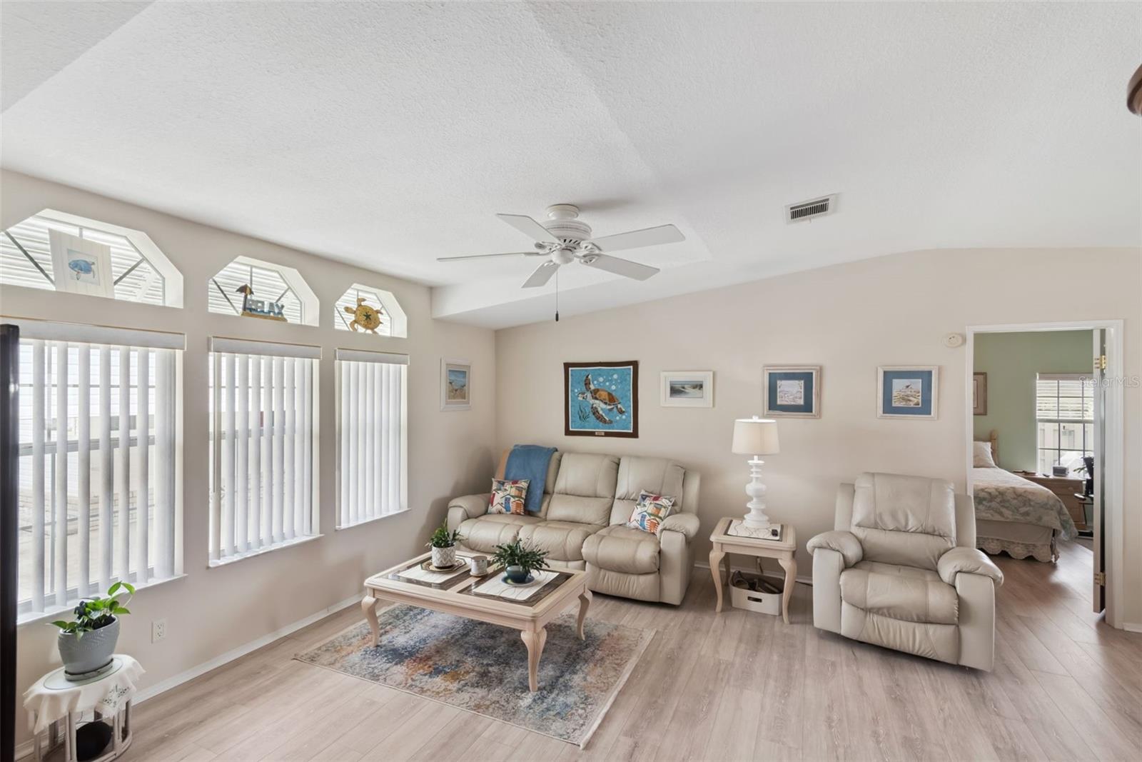 5035 NORTHSHORE DR
