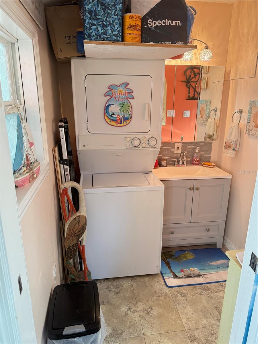 5245 ISLAND VIEW CIR N