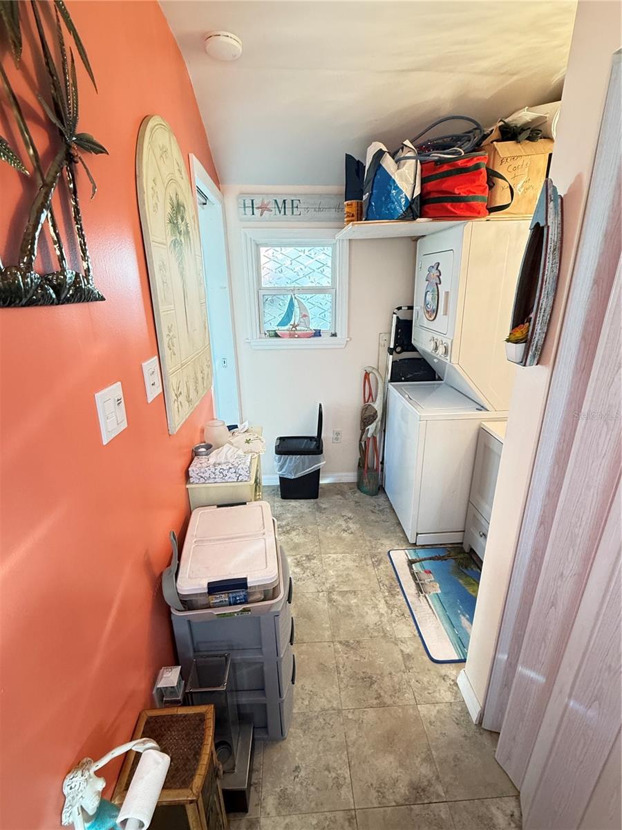 5245 ISLAND VIEW CIR N