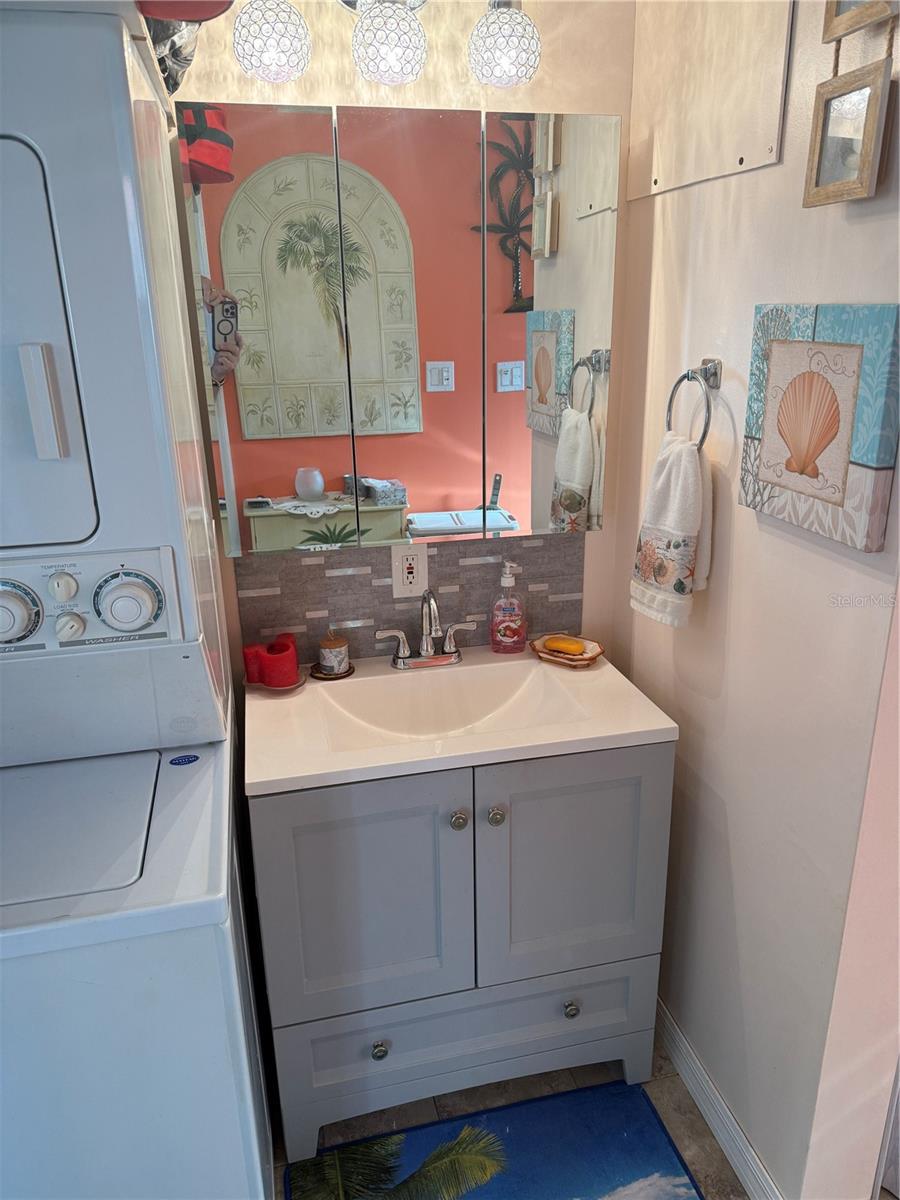 5245 ISLAND VIEW CIR N