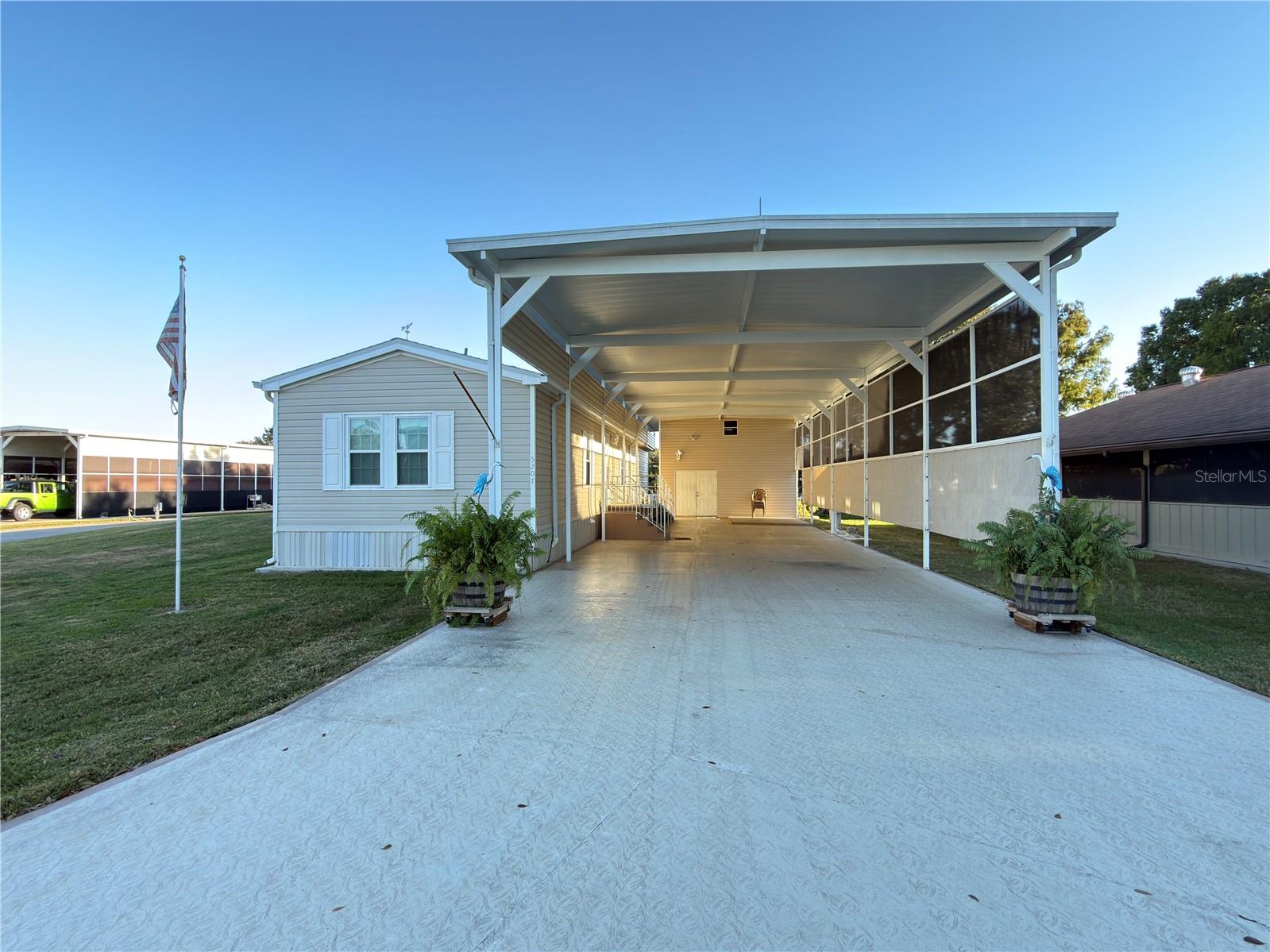 5207 ISLAND VIEW CIR S