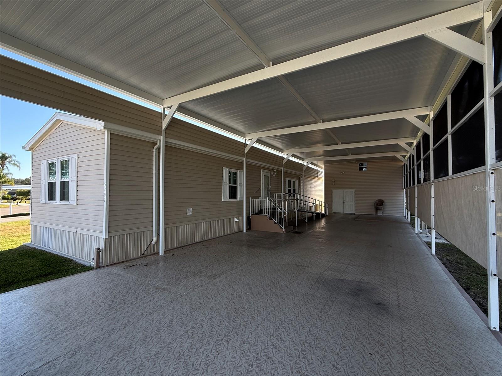 5207 ISLAND VIEW CIR S