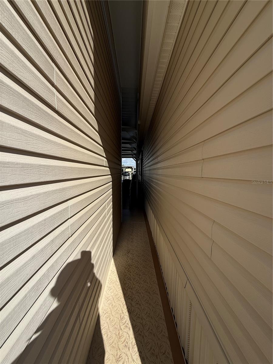 5207 ISLAND VIEW CIR S