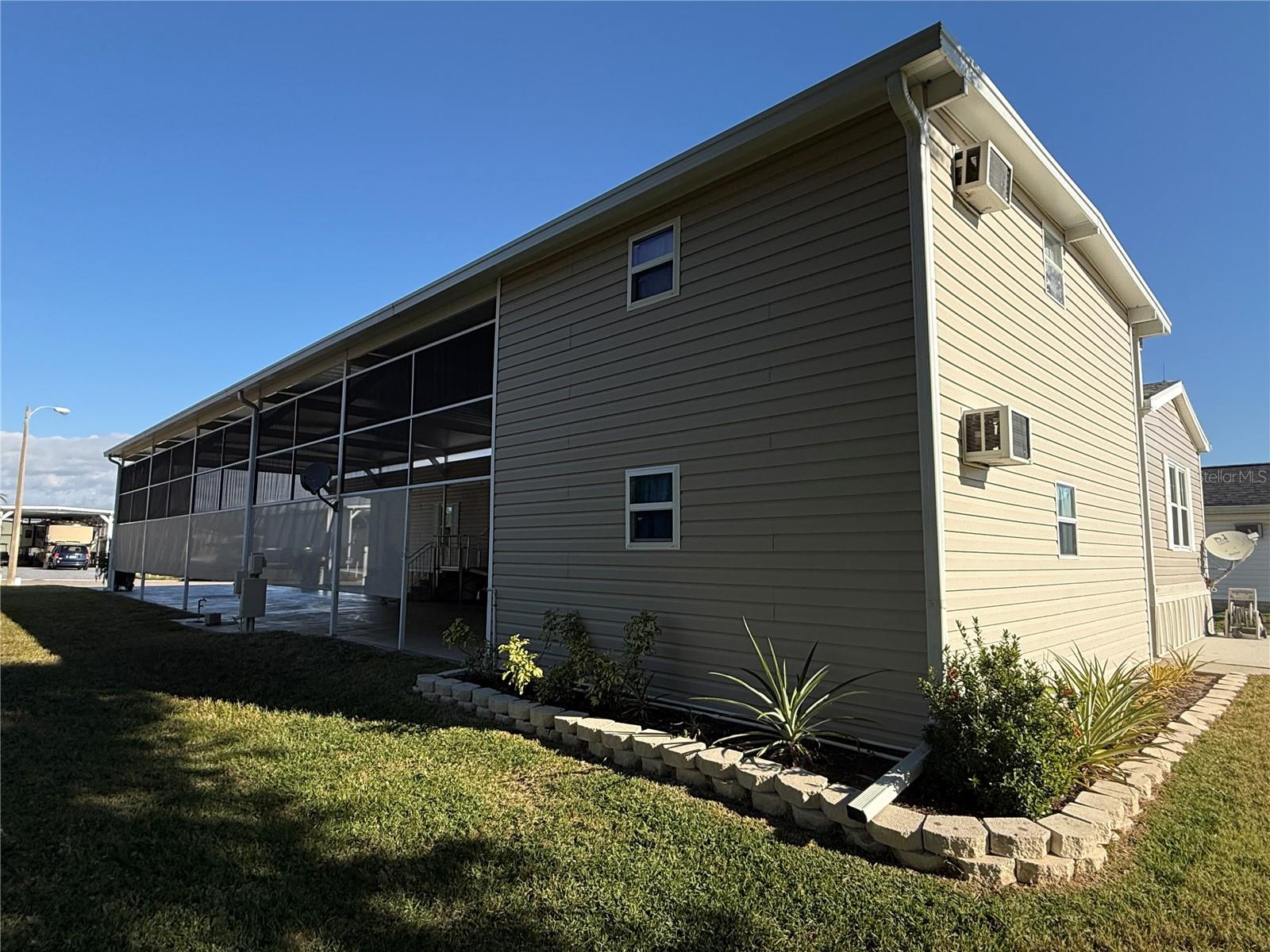 5207 ISLAND VIEW CIR S