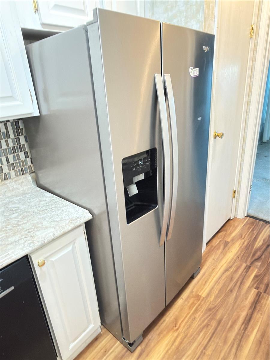 5207 ISLAND VIEW CIR S