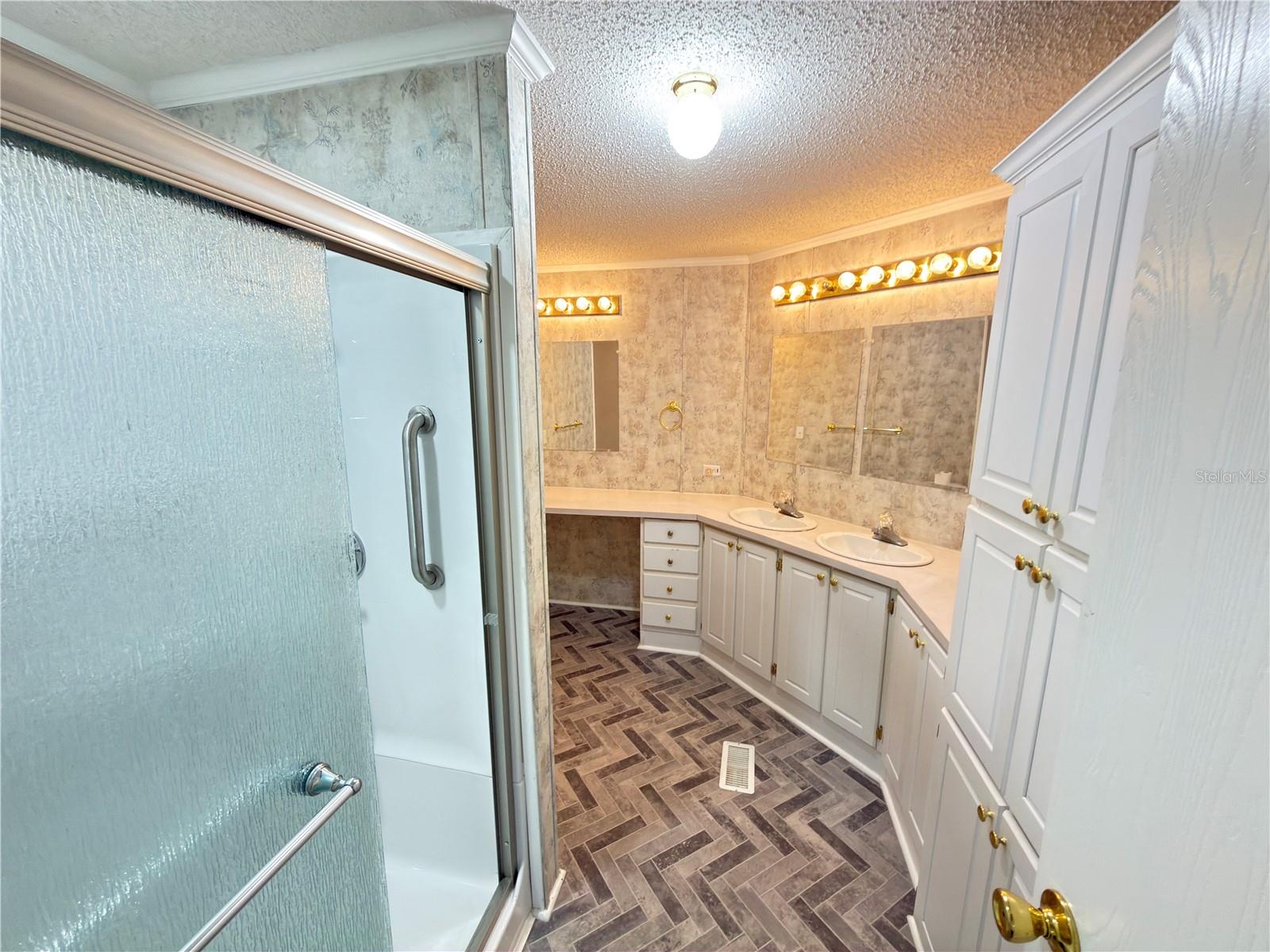 5207 ISLAND VIEW CIR S