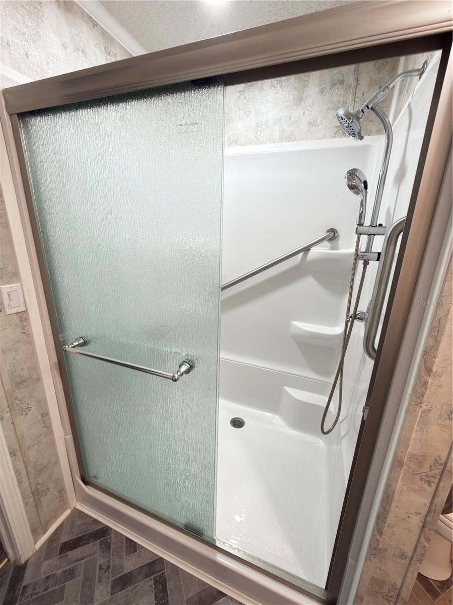 5207 ISLAND VIEW CIR S