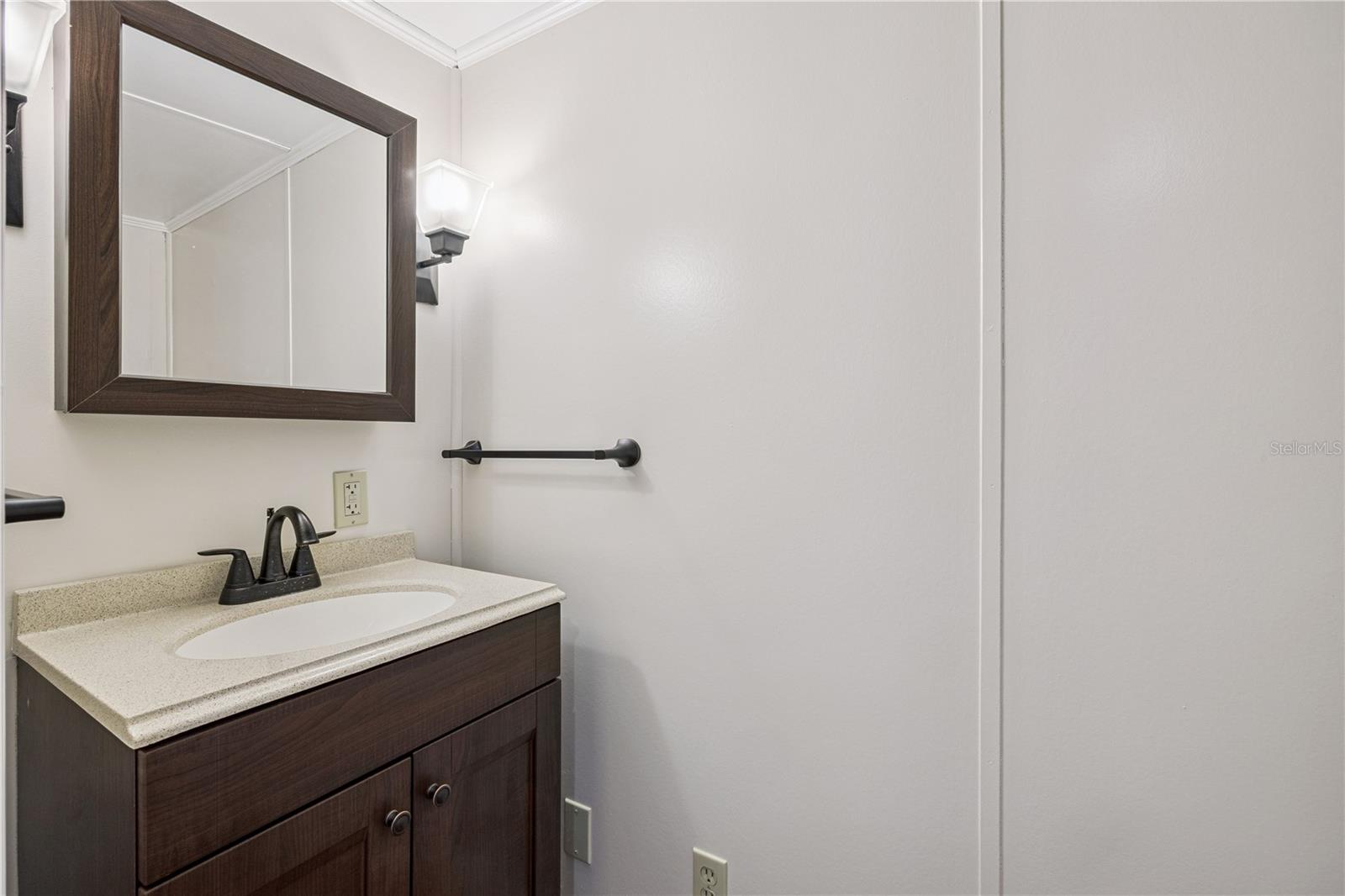 5226 ISLAND VIEW CIR N