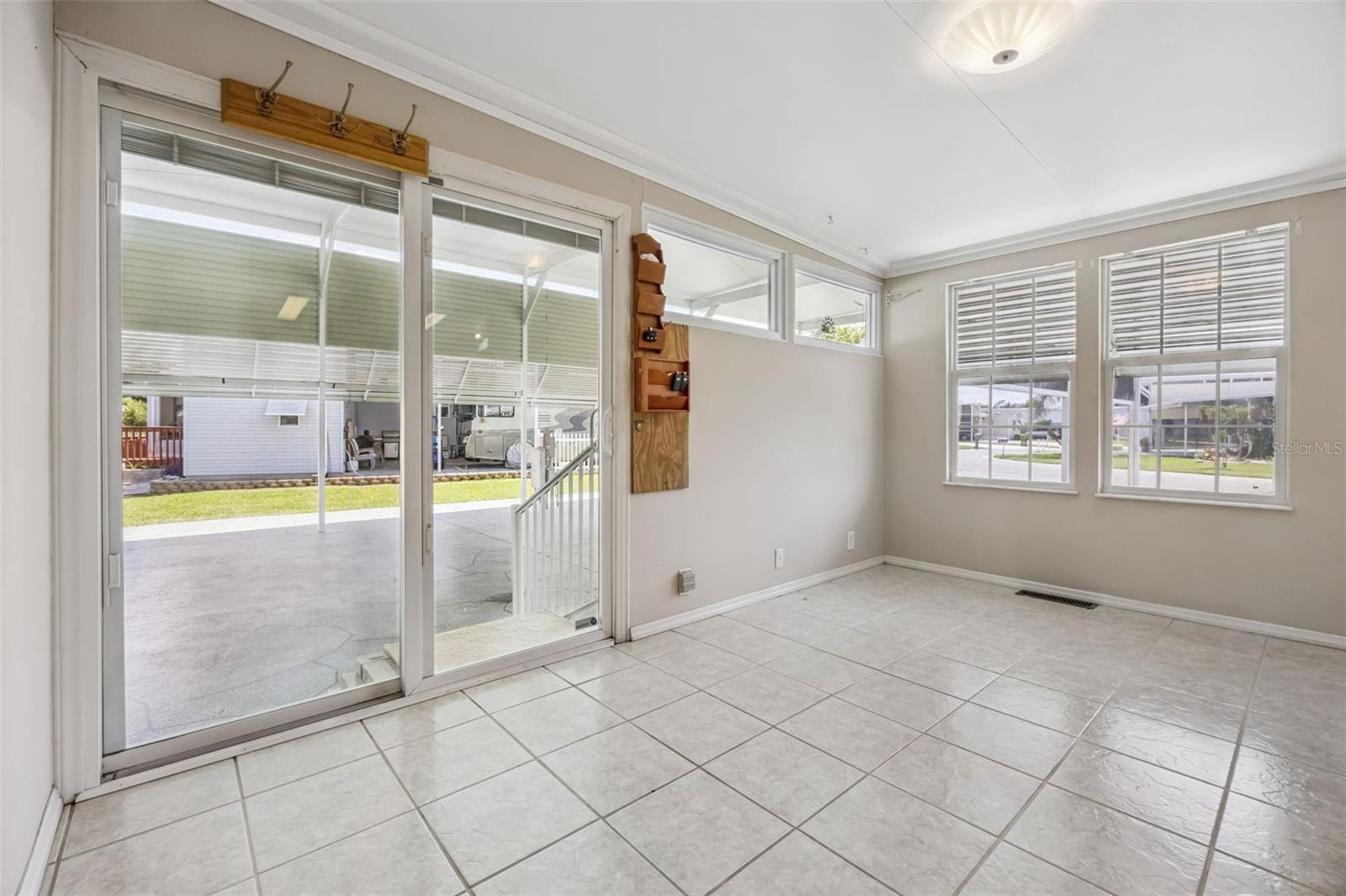 5274 ISLAND VIEW CIR N