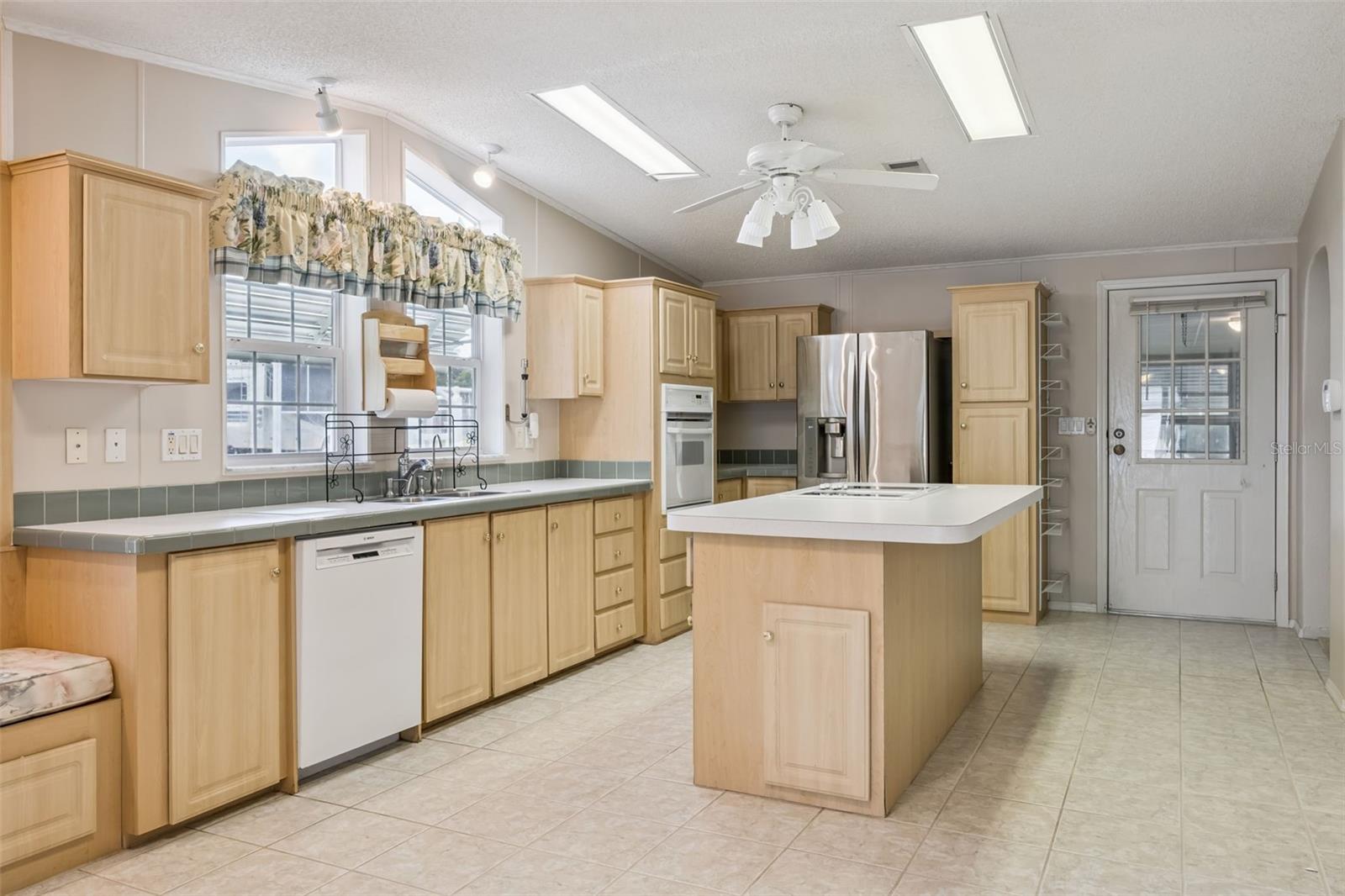 5274 ISLAND VIEW CIR N