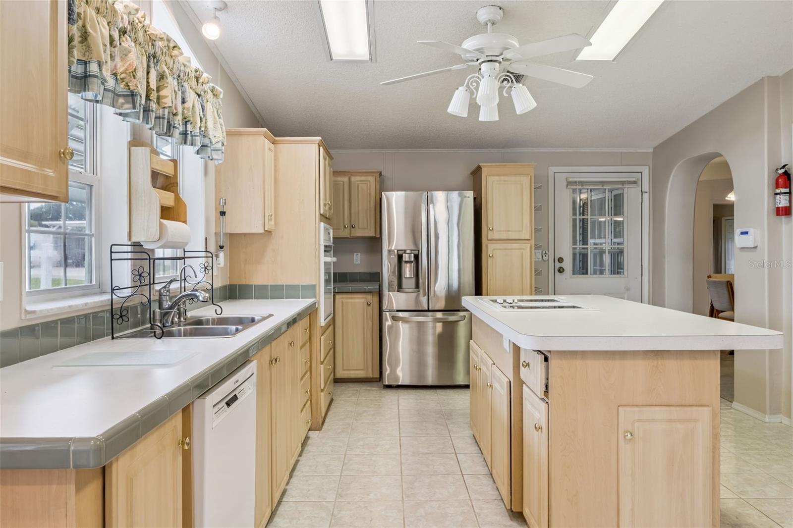 5274 ISLAND VIEW CIR N